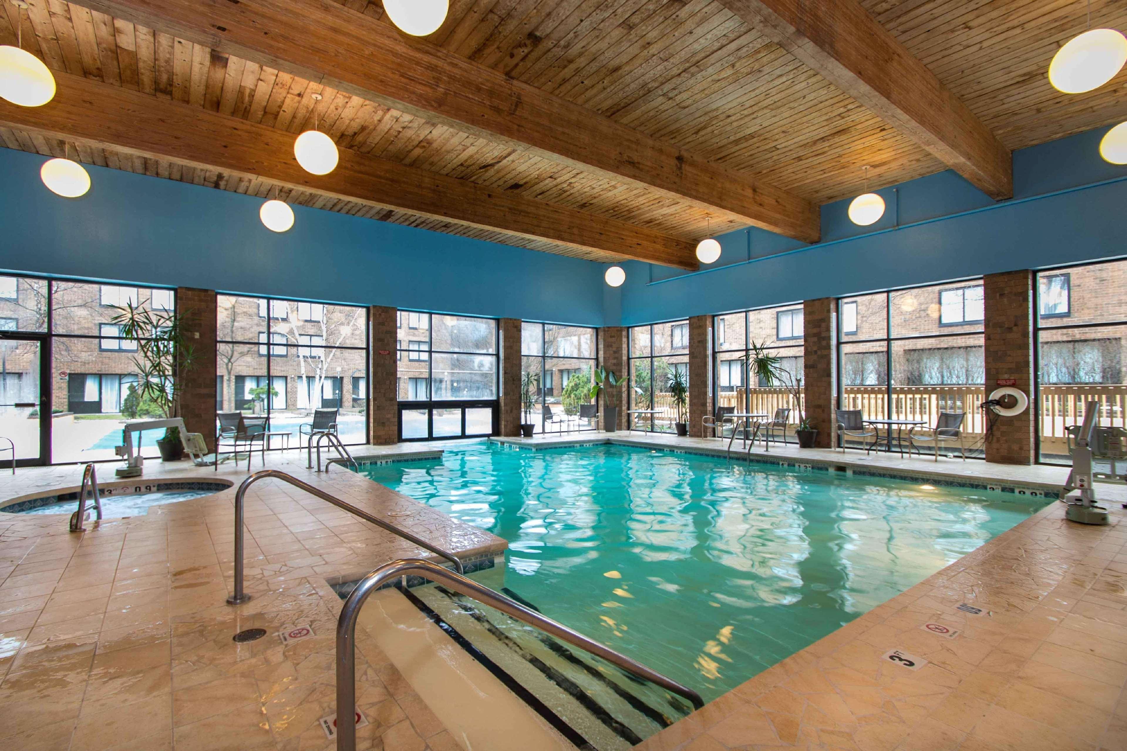 Doubletree By Hilton Cleveland East Beachwood Extérieur photo