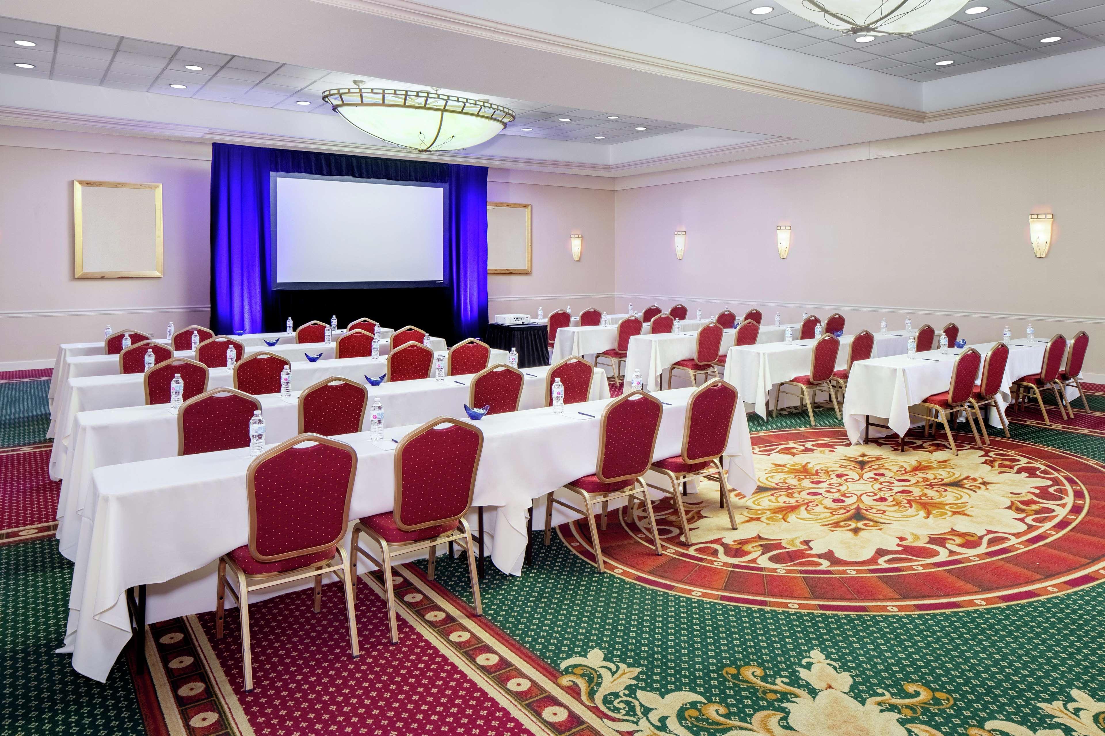 Doubletree By Hilton Cleveland East Beachwood Extérieur photo