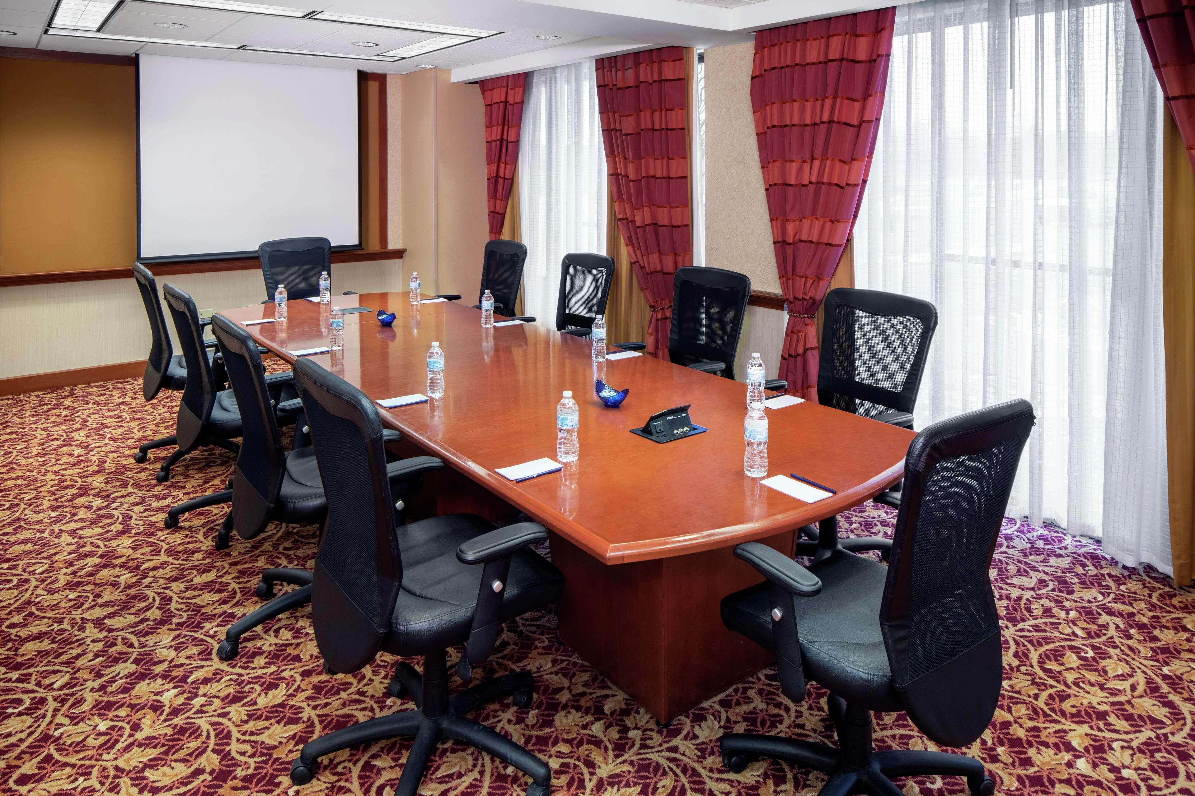 Doubletree By Hilton Cleveland East Beachwood Extérieur photo