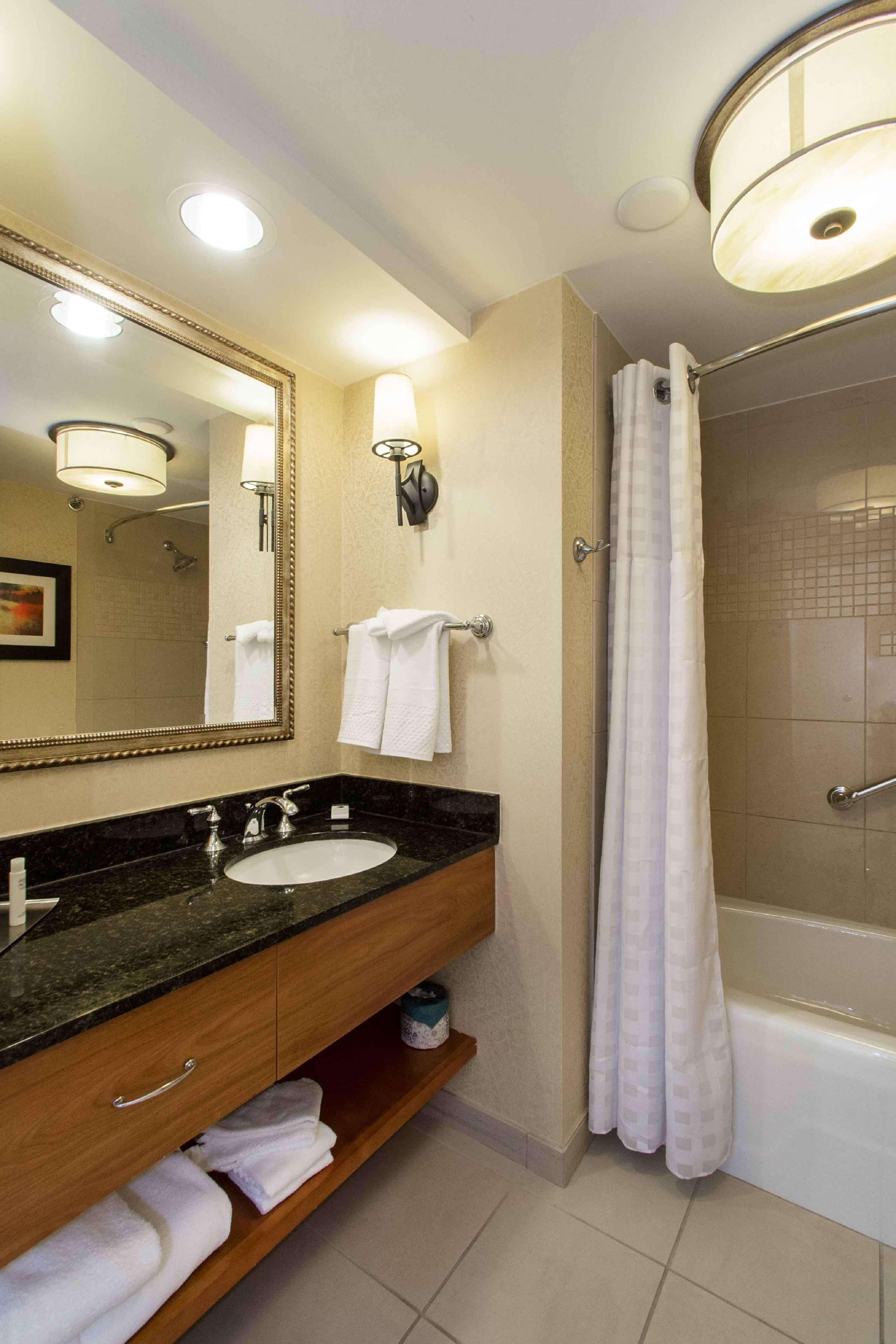 Doubletree By Hilton Cleveland East Beachwood Extérieur photo
