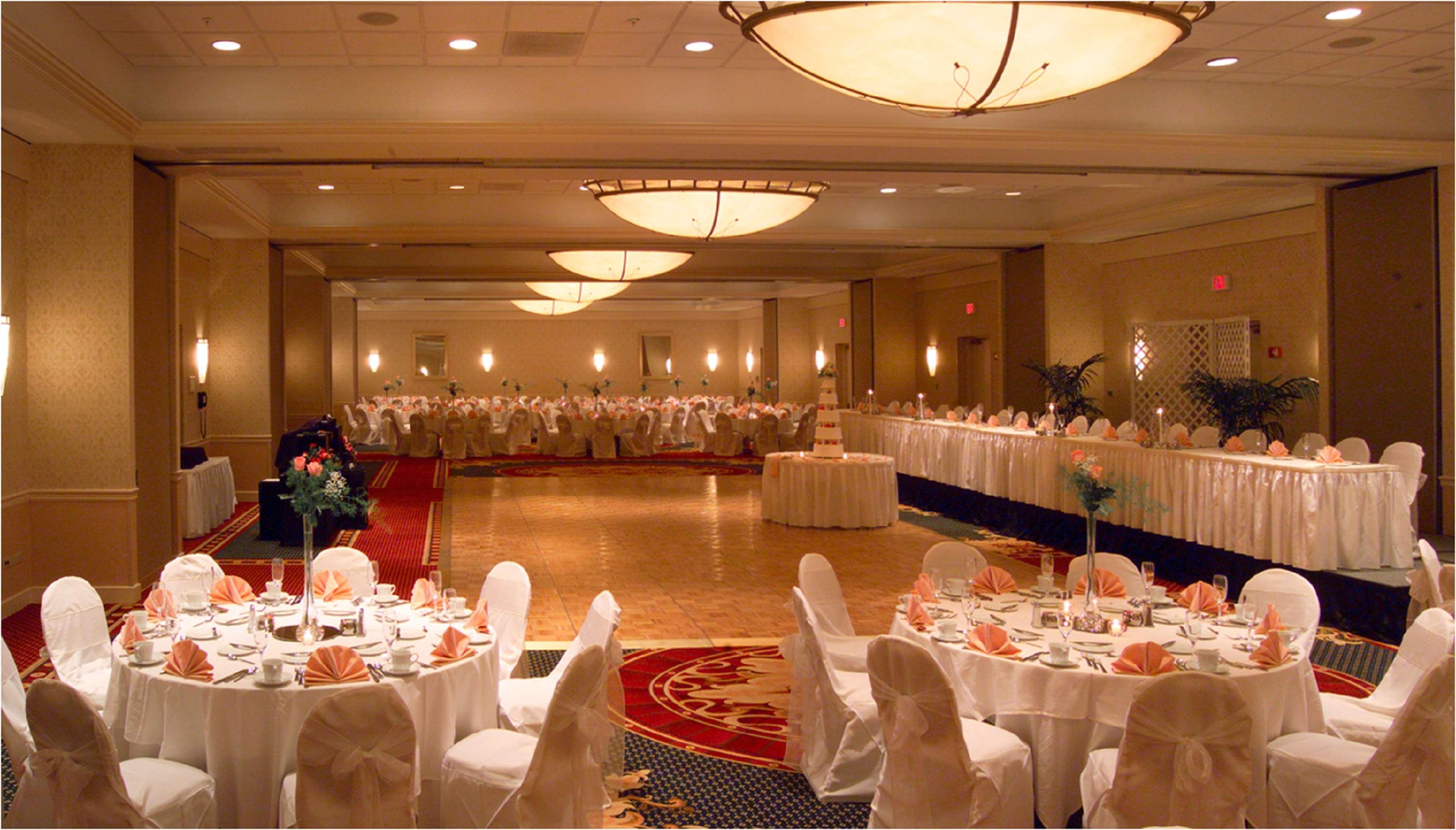 Doubletree By Hilton Cleveland East Beachwood Extérieur photo